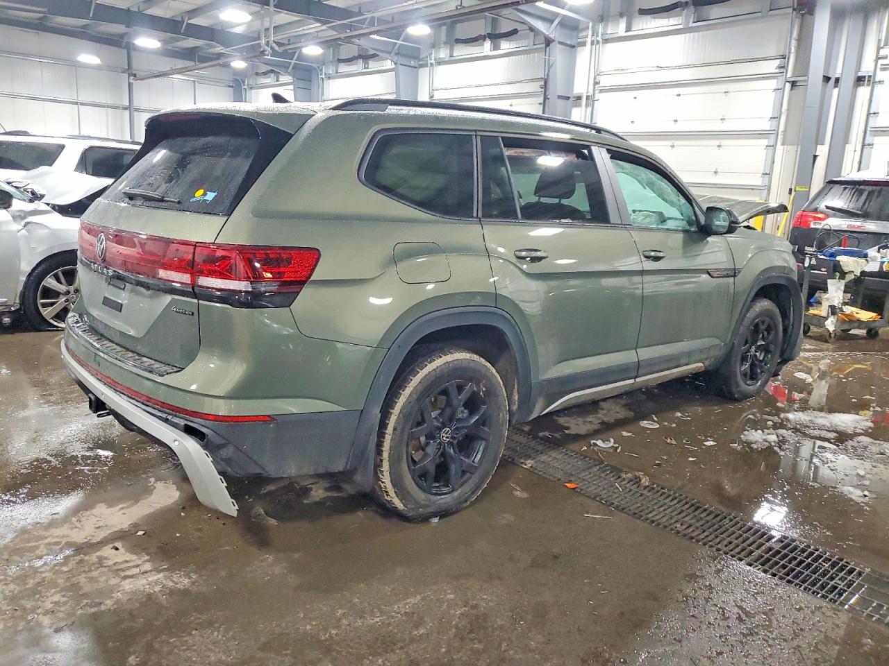 2024 VOLKSWAGEN ATLAS PEAK EDITION SEL photo 3