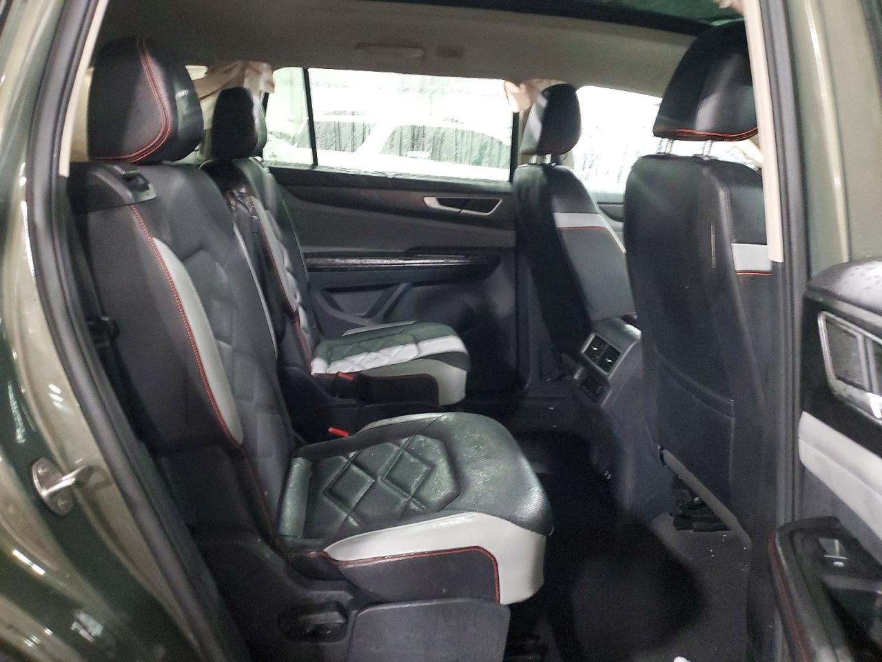 2024 VOLKSWAGEN ATLAS PEAK EDITION SEL photo 11