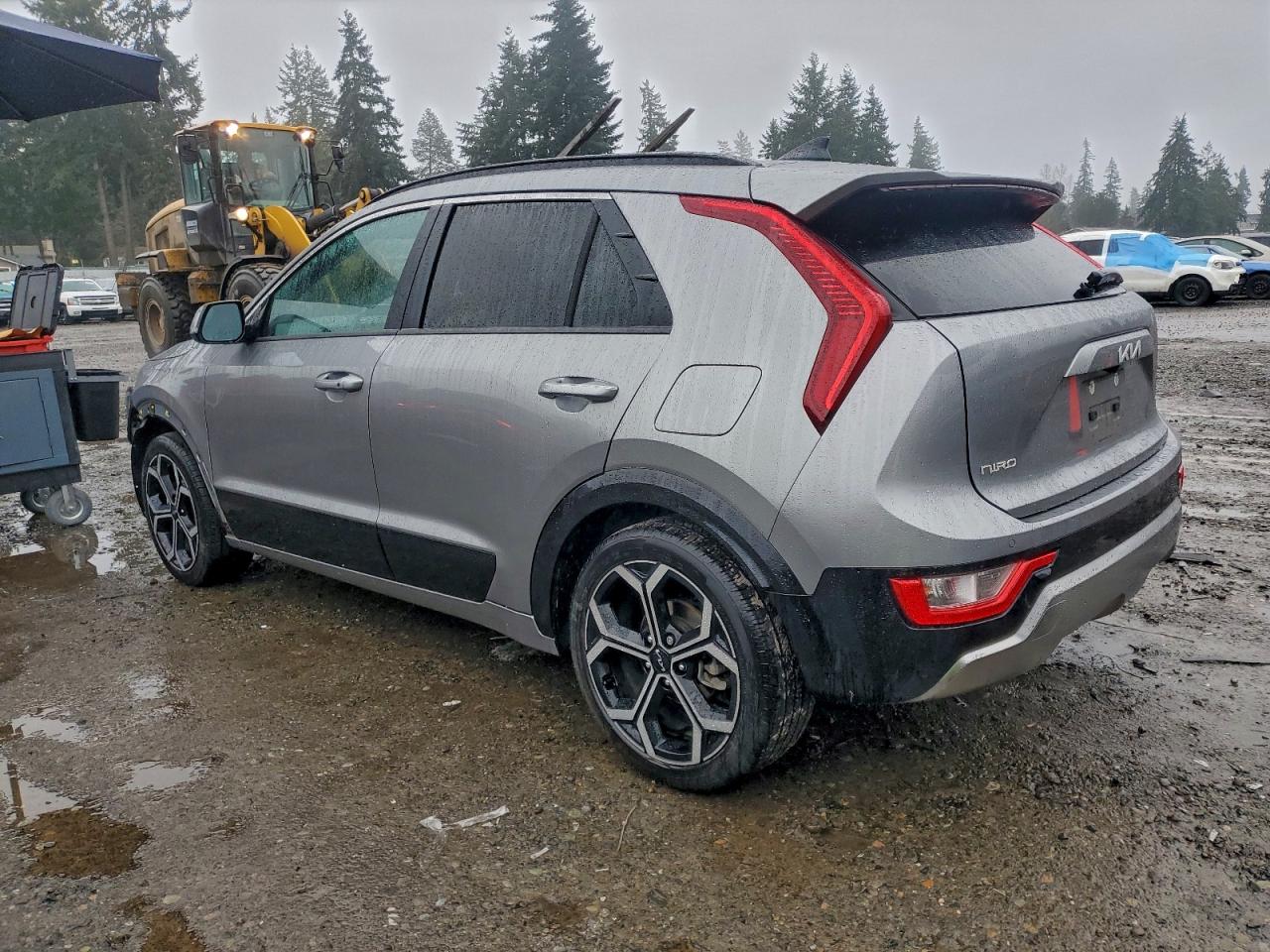 2023 KIA NIRO EX photo 3