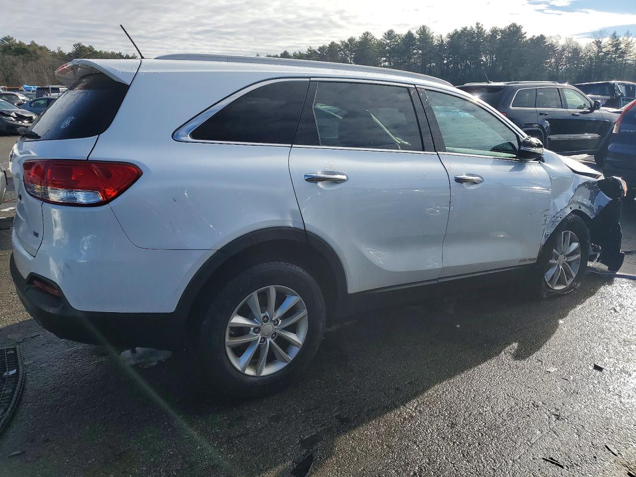 2017 KIA SORENTO LX photo 3