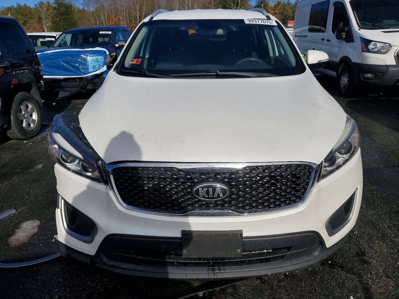 2017 KIA SORENTO LX photo 5