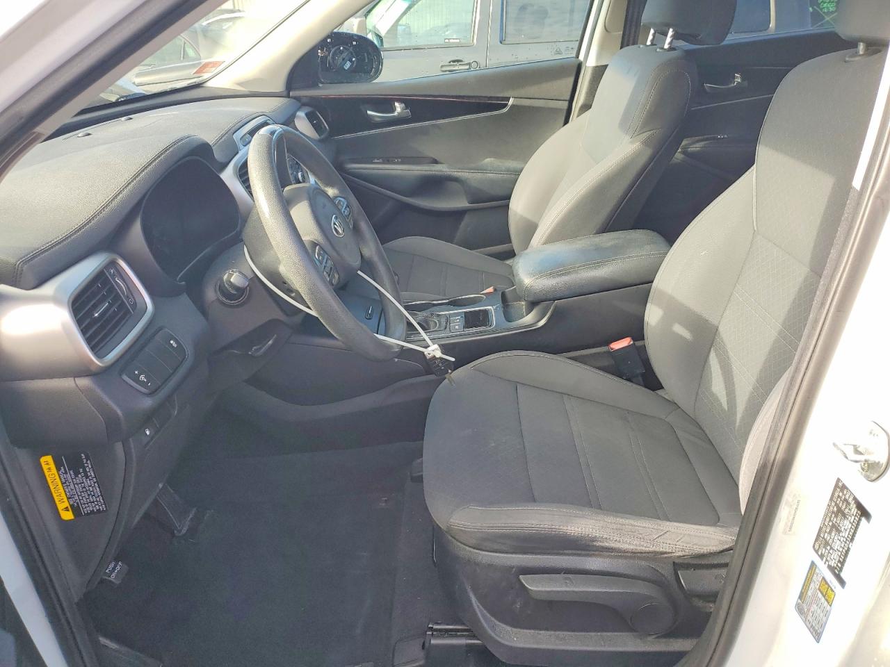 2017 KIA SORENTO LX photo 7