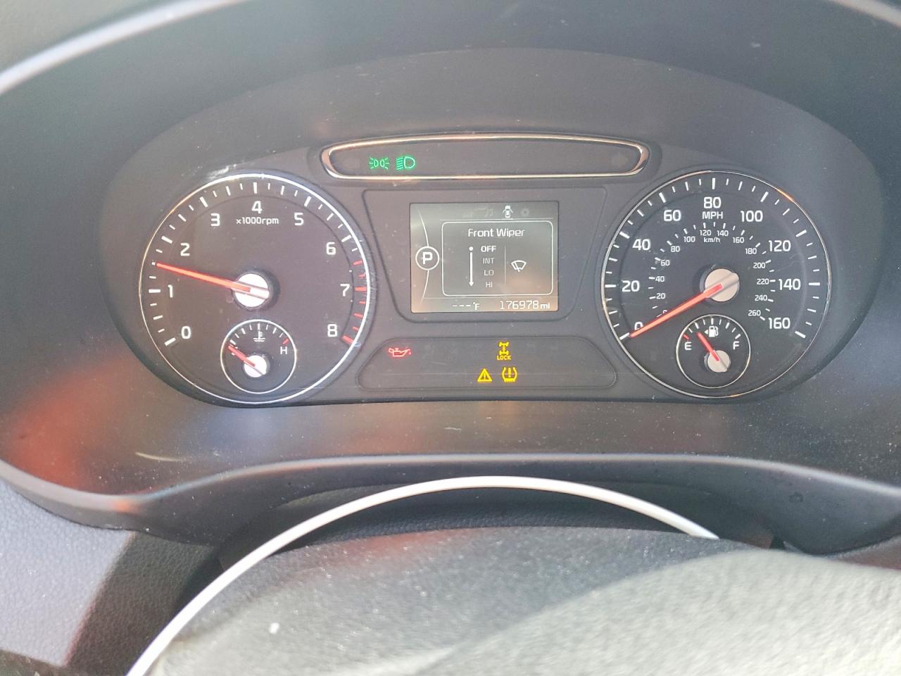 2017 KIA SORENTO LX photo 9