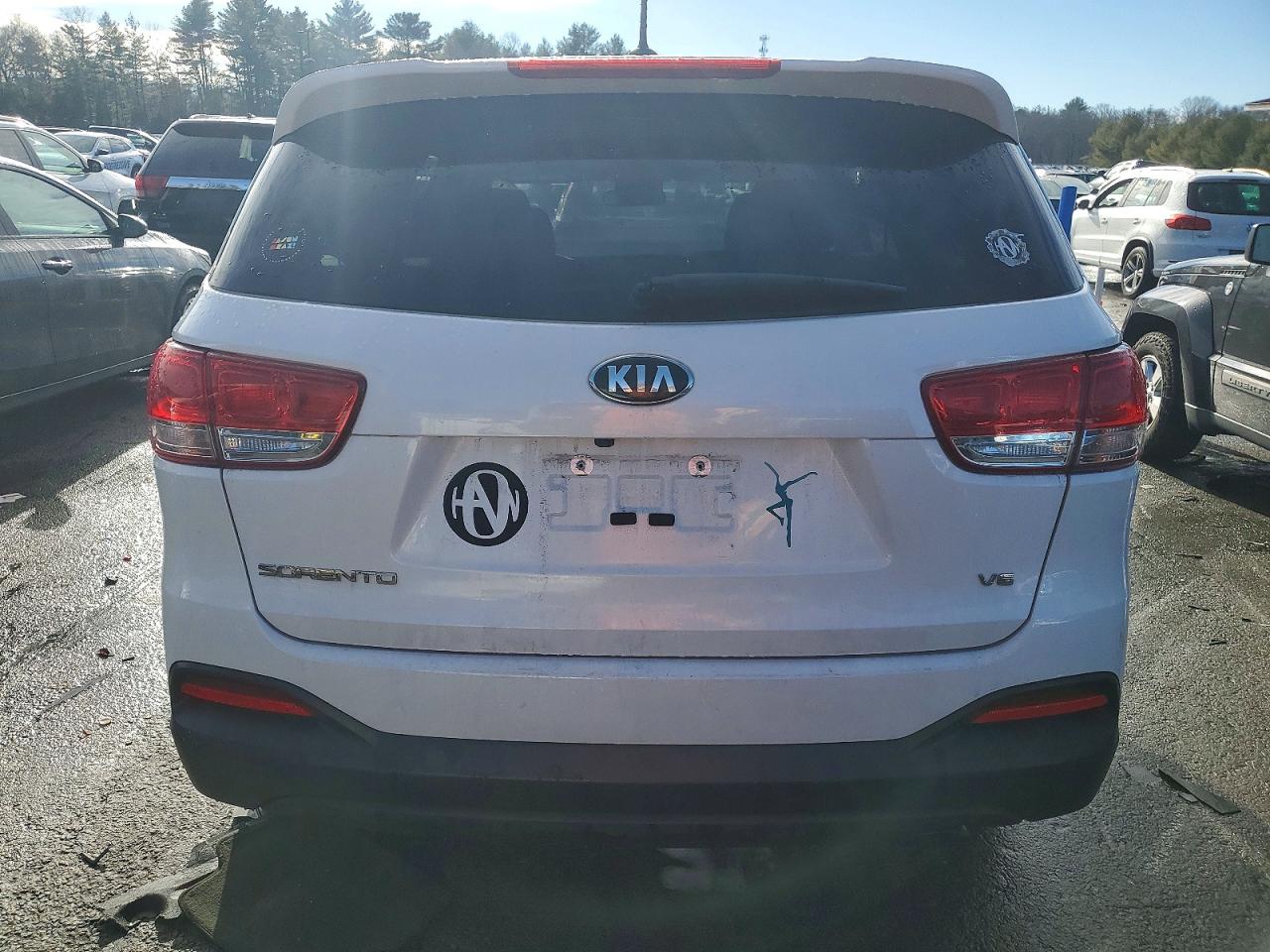2017 KIA SORENTO LX photo 6
