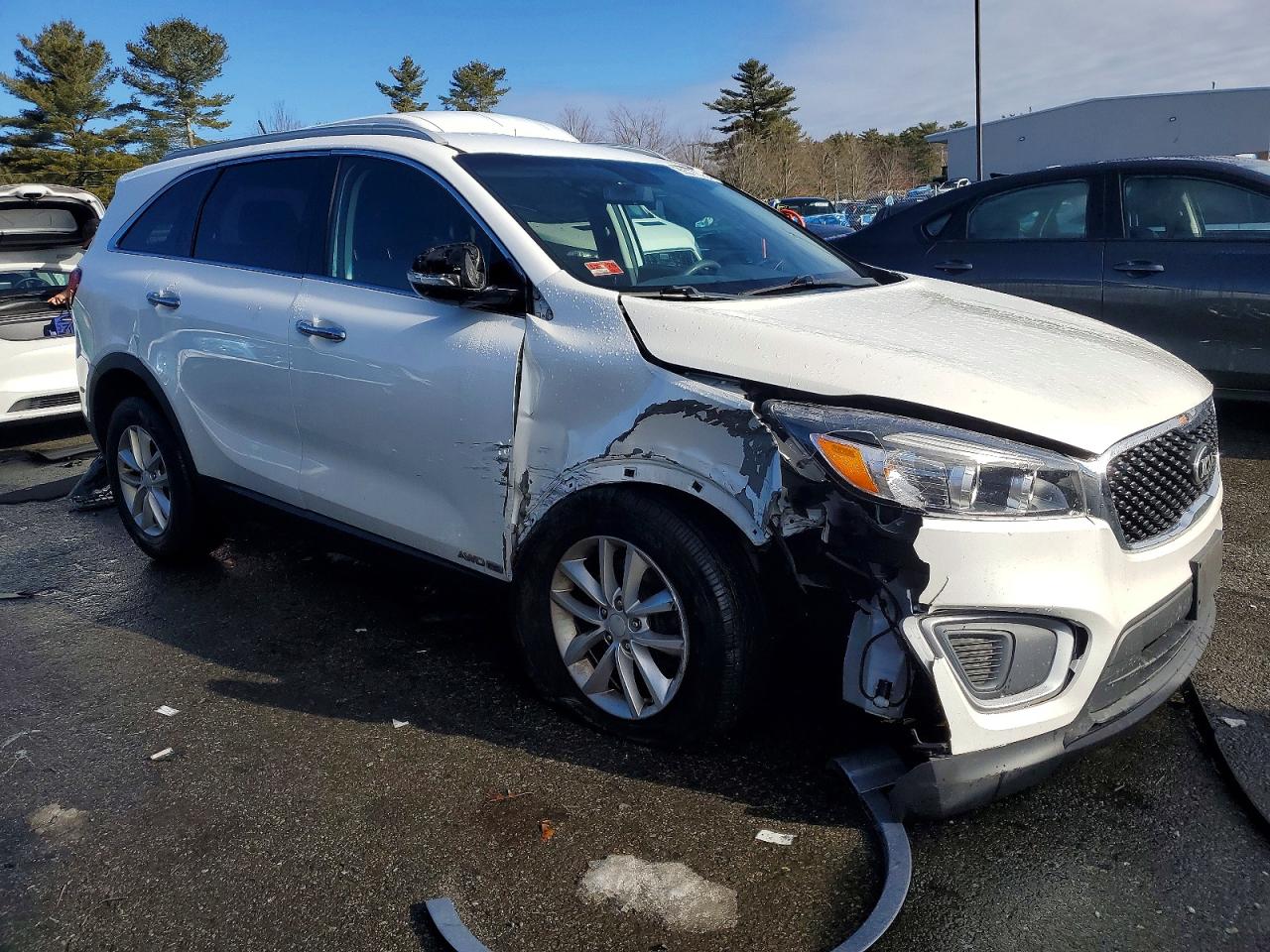 2017 KIA SORENTO LX photo 4