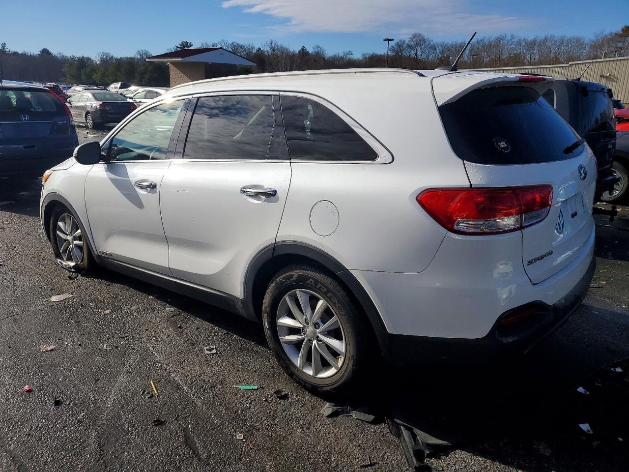 2017 KIA SORENTO LX photo 2