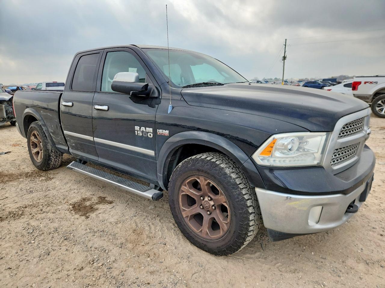 2013 RAM 1500 LARAMIE photo 4