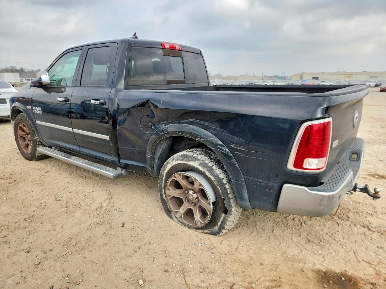2013 RAM 1500 LARAMIE photo 2