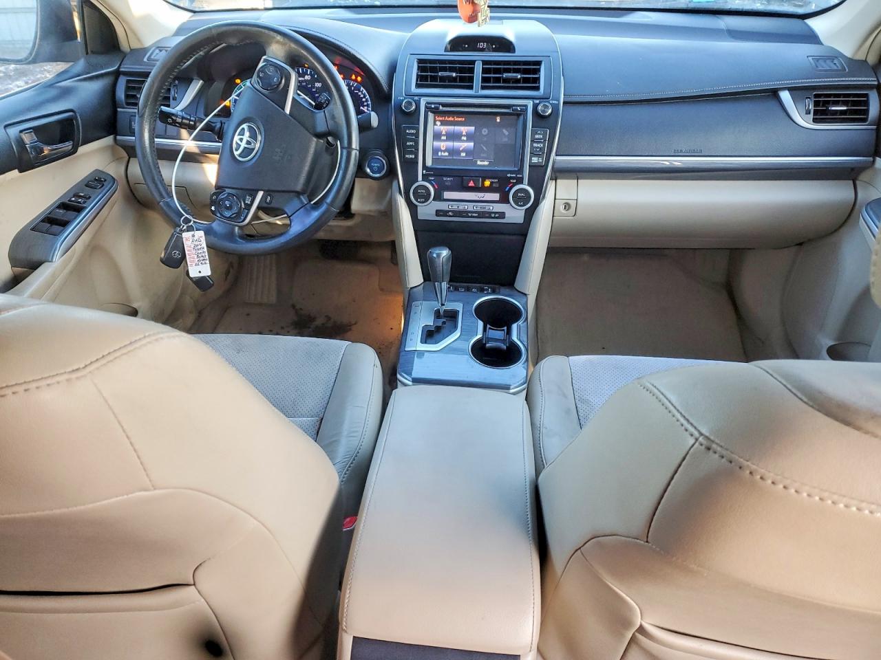 2014 TOYOTA CAMRY HYBRID photo 8