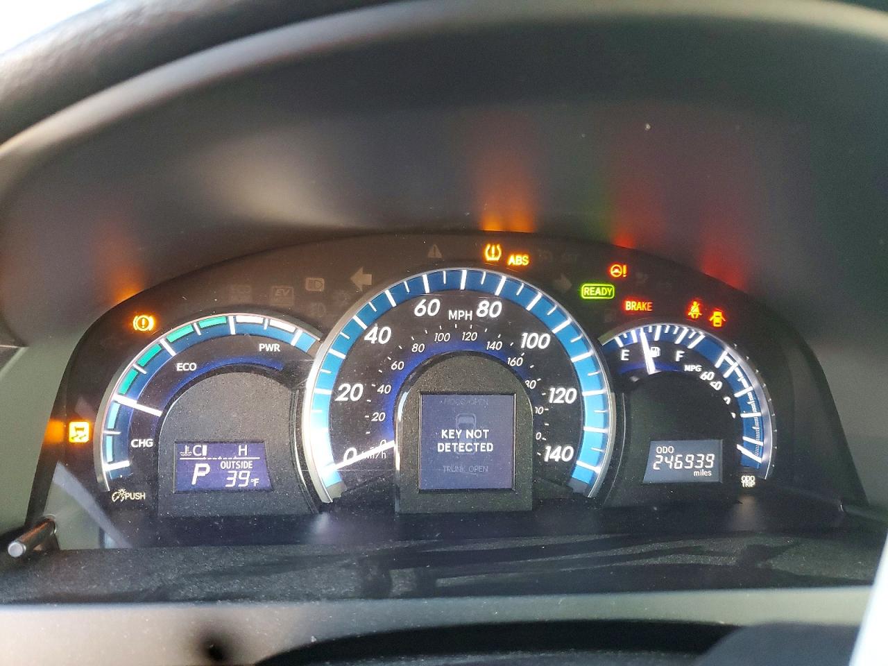 2014 TOYOTA CAMRY HYBRID photo 9