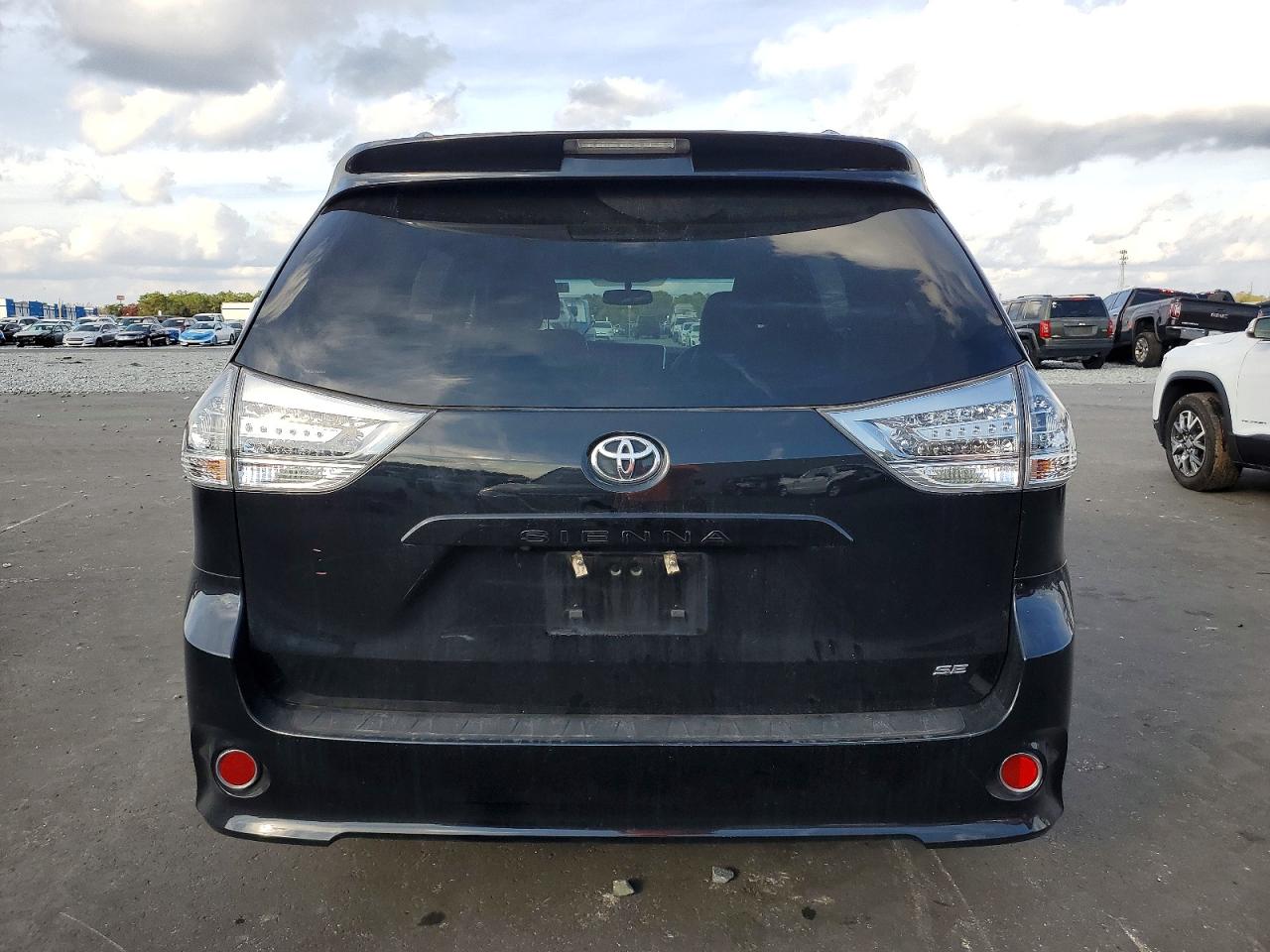 2015 TOYOTA SIENNA SPORT photo 6