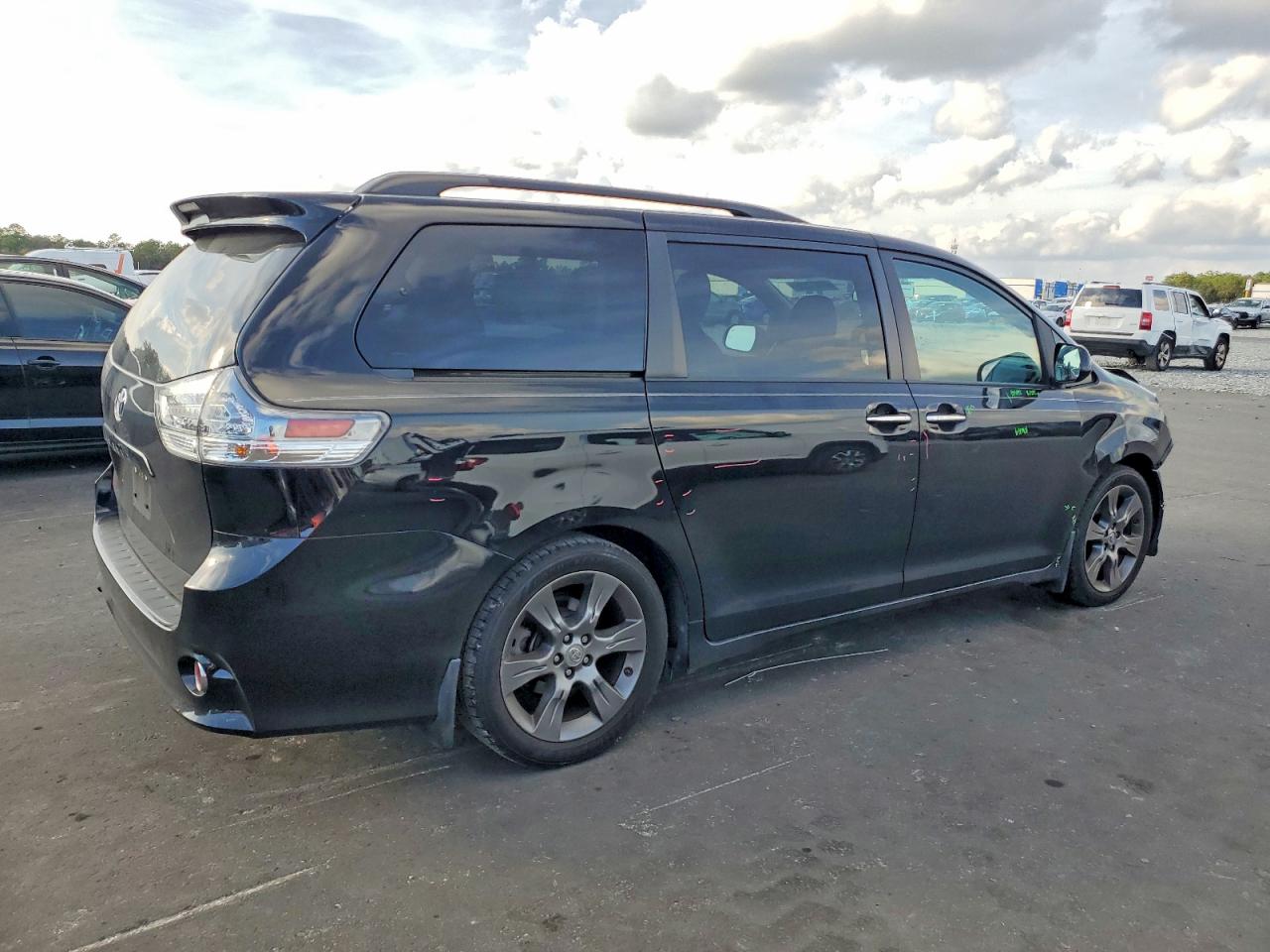 2015 TOYOTA SIENNA SPORT photo 3