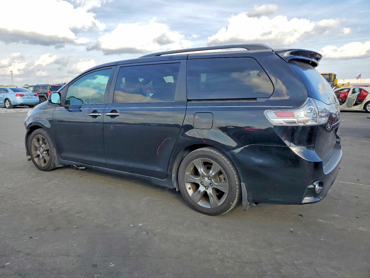2015 TOYOTA SIENNA SPORT photo 2