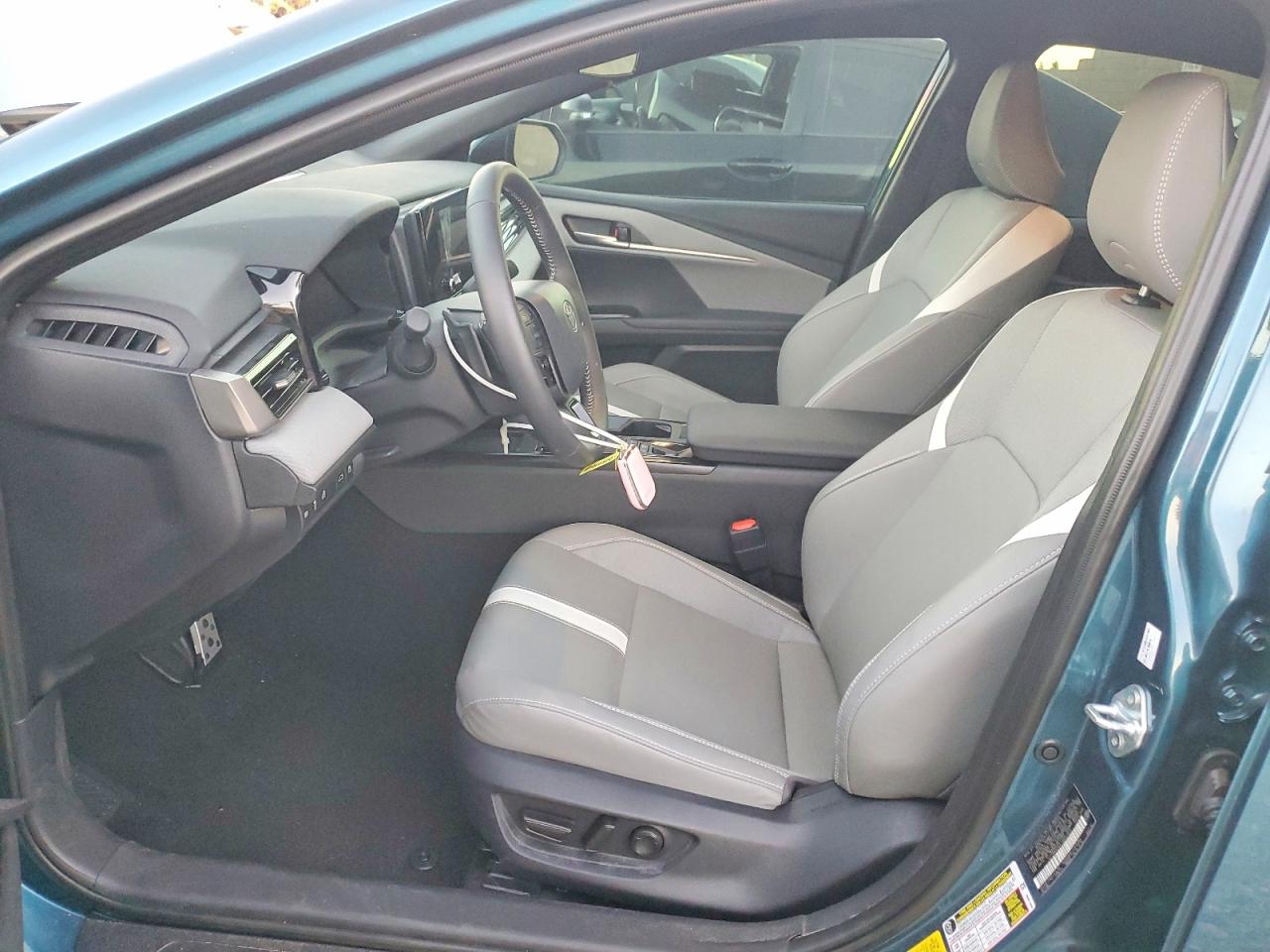 2026 TOYOTA CAMRY XSE photo 7