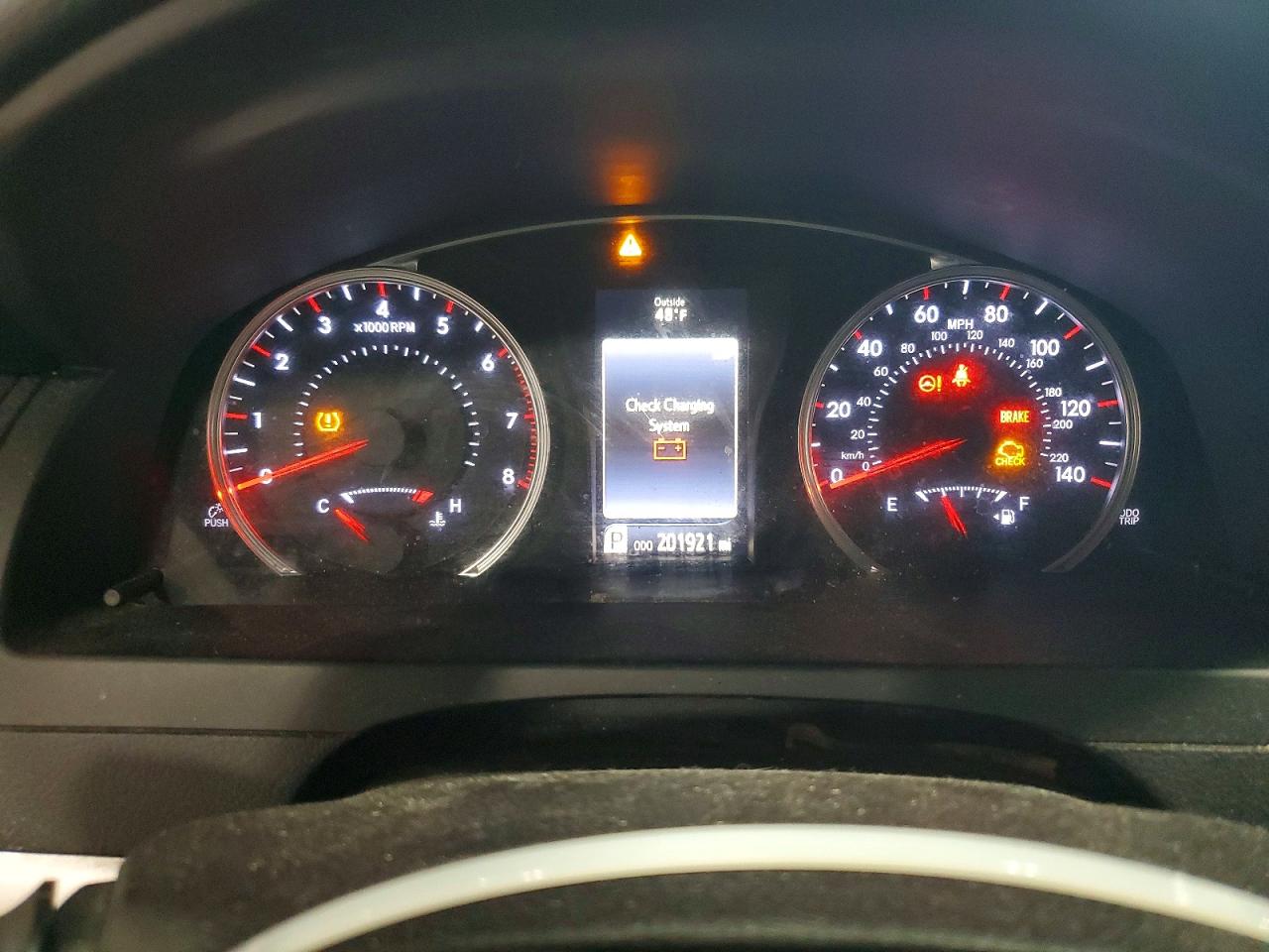2016 TOYOTA CAMRY LE photo 9