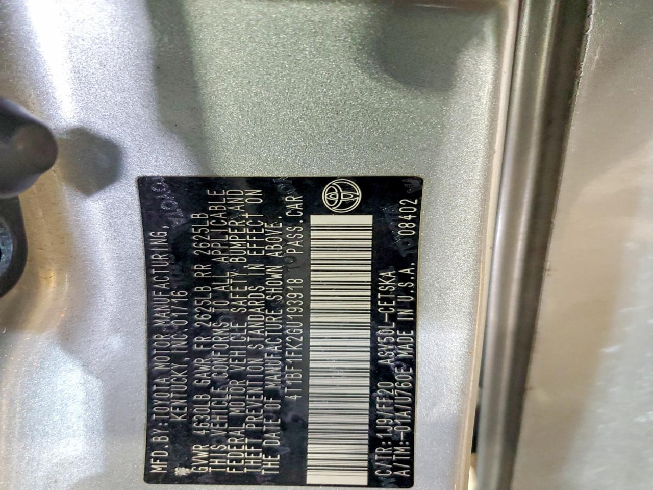 2016 TOYOTA CAMRY LE photo 12