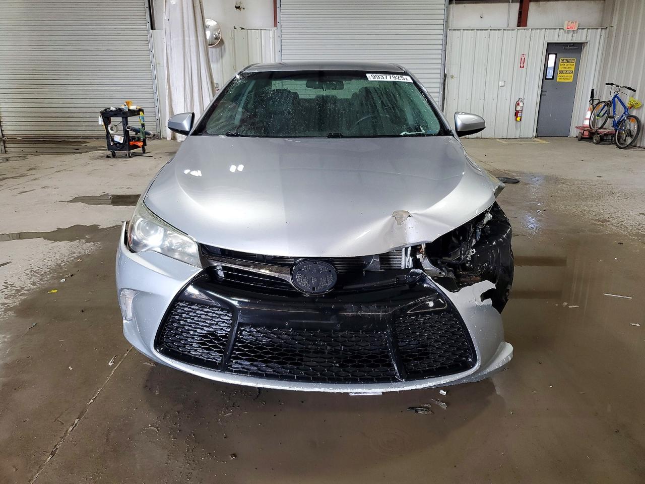 2016 TOYOTA CAMRY LE photo 5