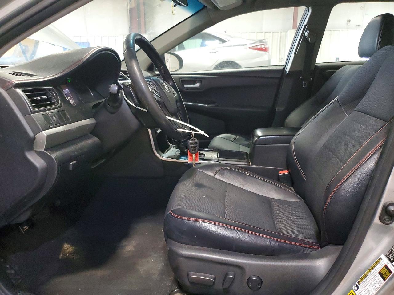 2016 TOYOTA CAMRY LE photo 7