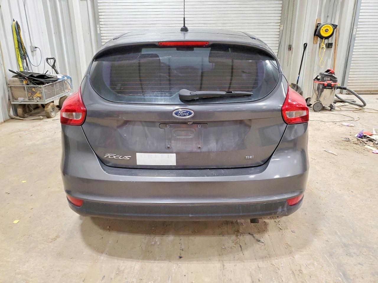 2018 FORD FOCUS SE photo 6