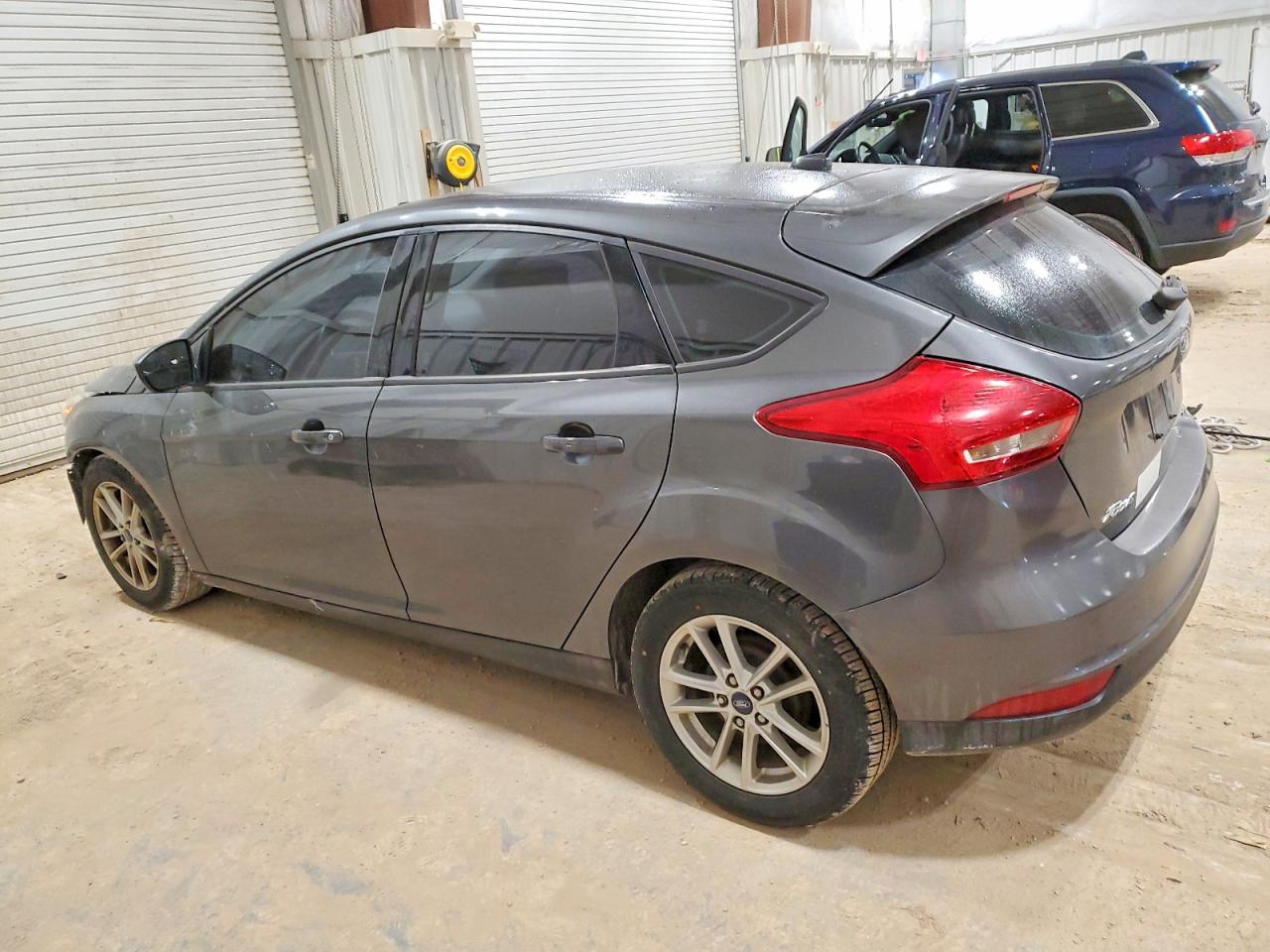 2018 FORD FOCUS SE photo 2