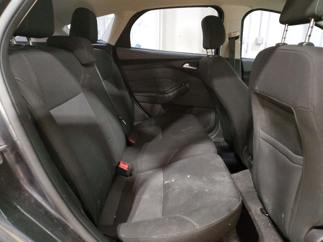 2018 FORD FOCUS SE photo 10