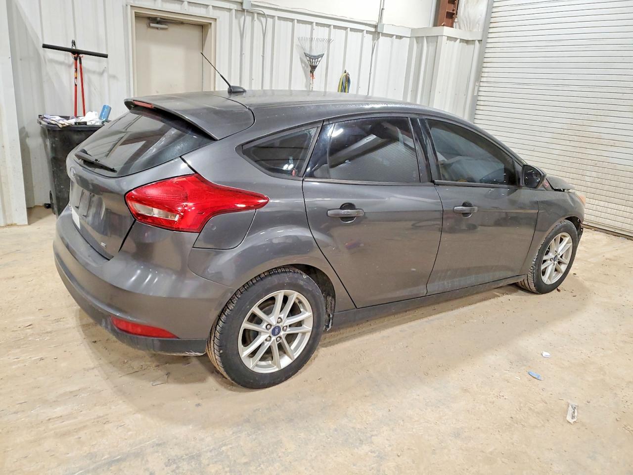2018 FORD FOCUS SE photo 3