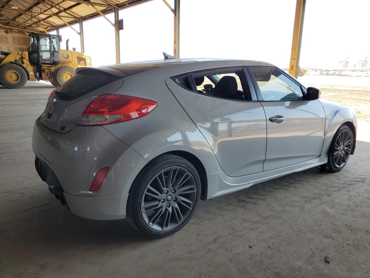 2013 HYUNDAI VELOSTER photo 3