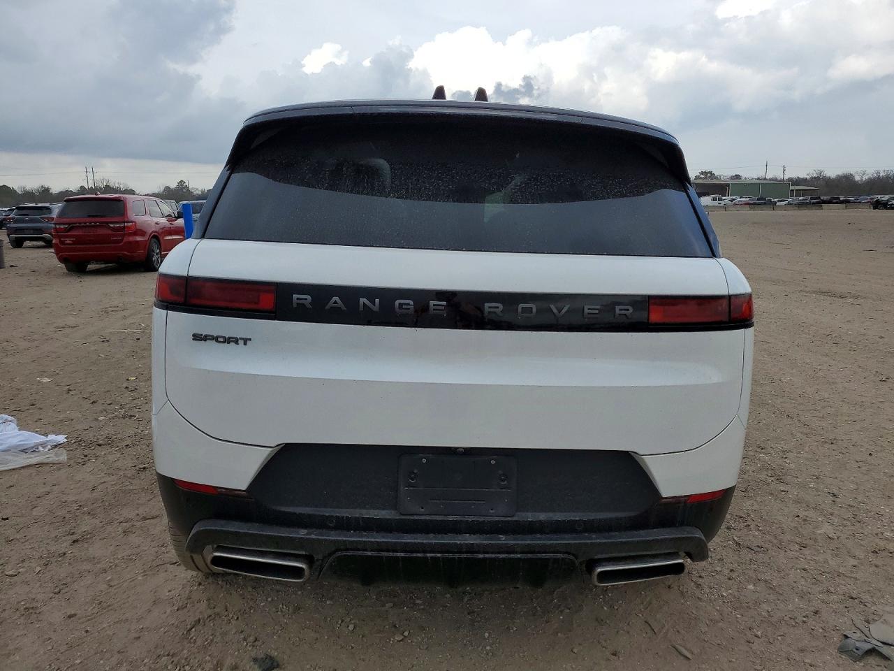 2024 LAND ROVER RANGE ROVER SPORT SE photo 6