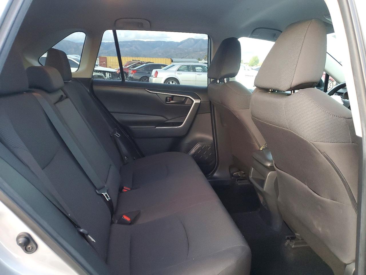 2021 TOYOTA RAV4 LE photo 11