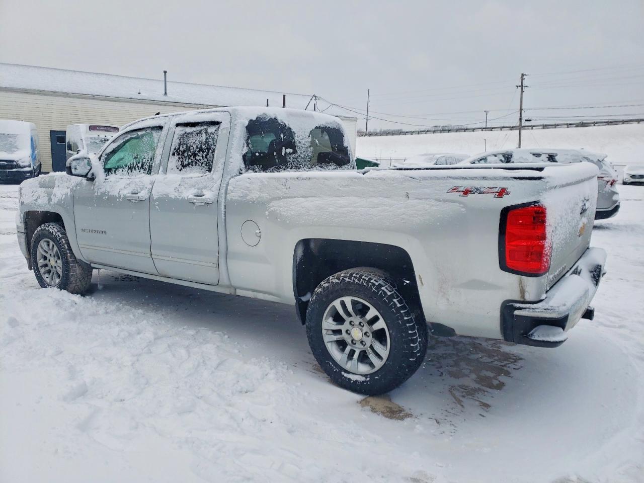 2015 CHEVROLET SILVERADO K1500 LT photo 2