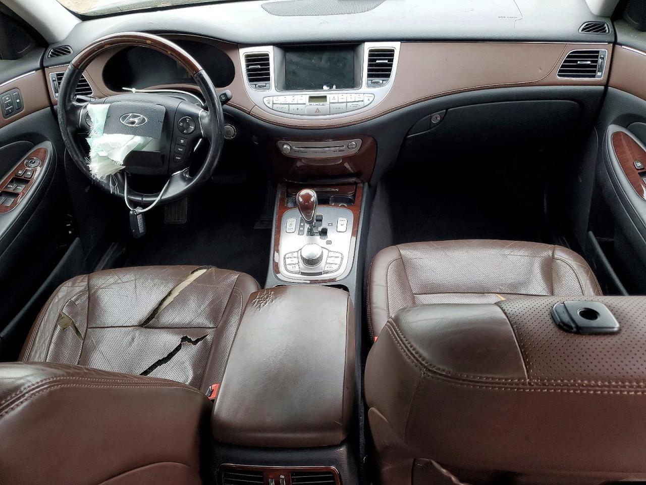 2011 HYUNDAI GENESIS 4.6L photo 8