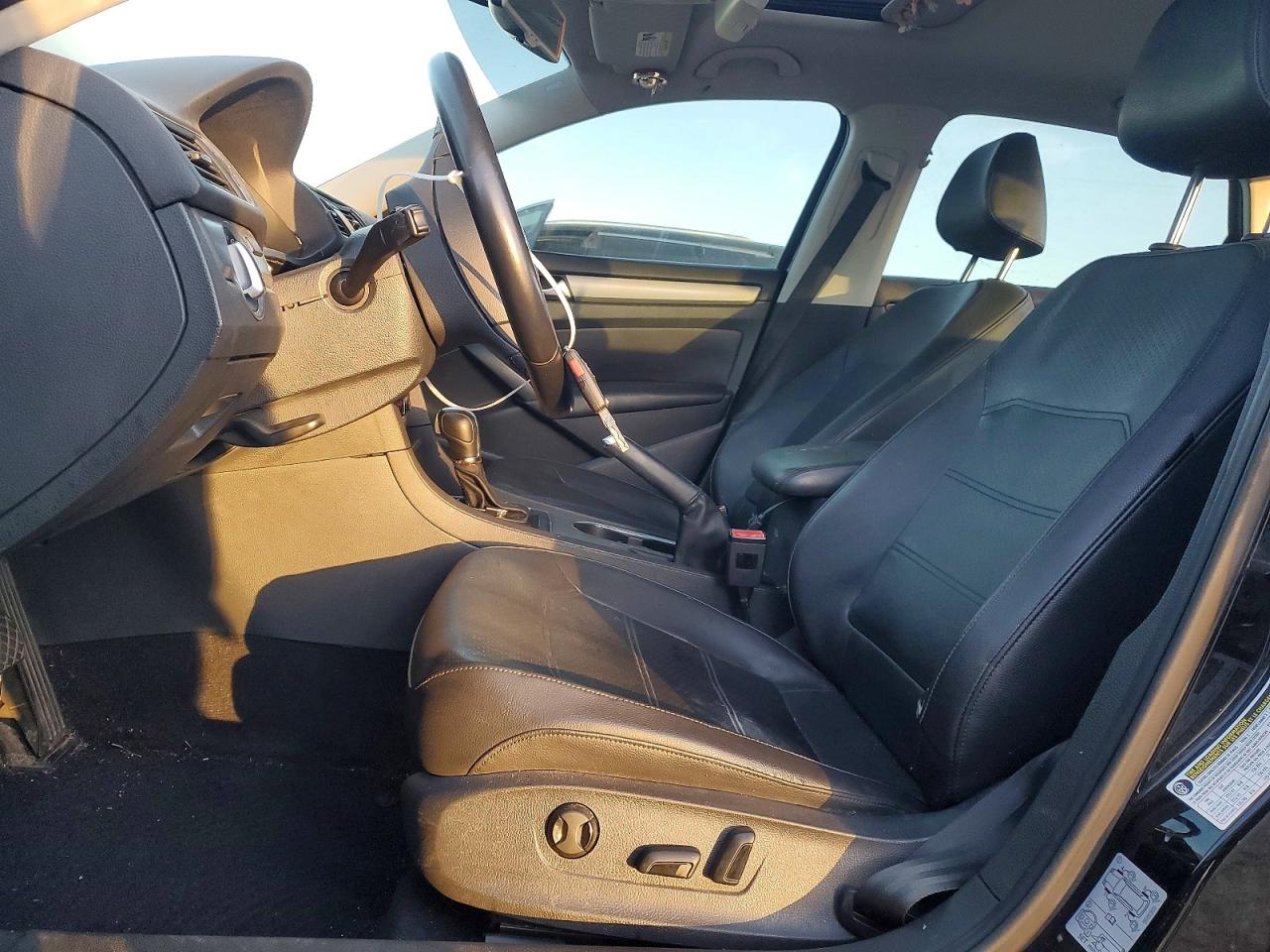 2014 VOLKSWAGEN PASSAT SE photo 7