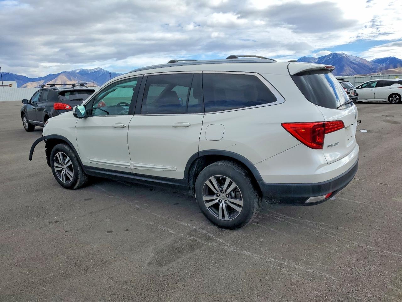 2016 HONDA PILOT EX photo 3