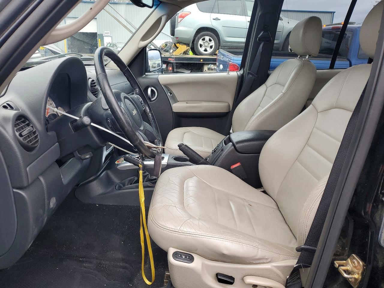 2004 JEEP LIBERTY LIMITED photo 13