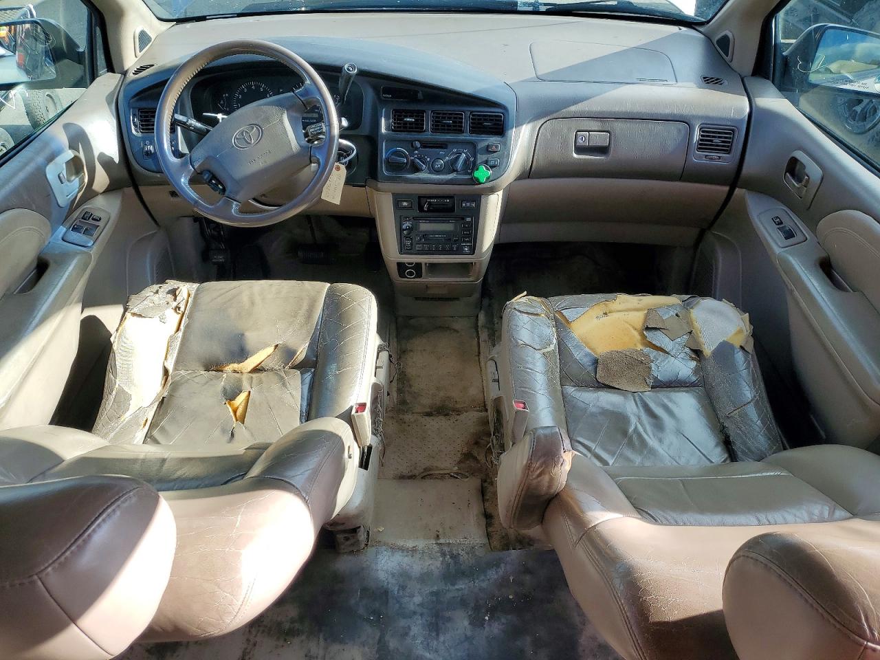 1999 TOYOTA SIENNA LE photo 15
