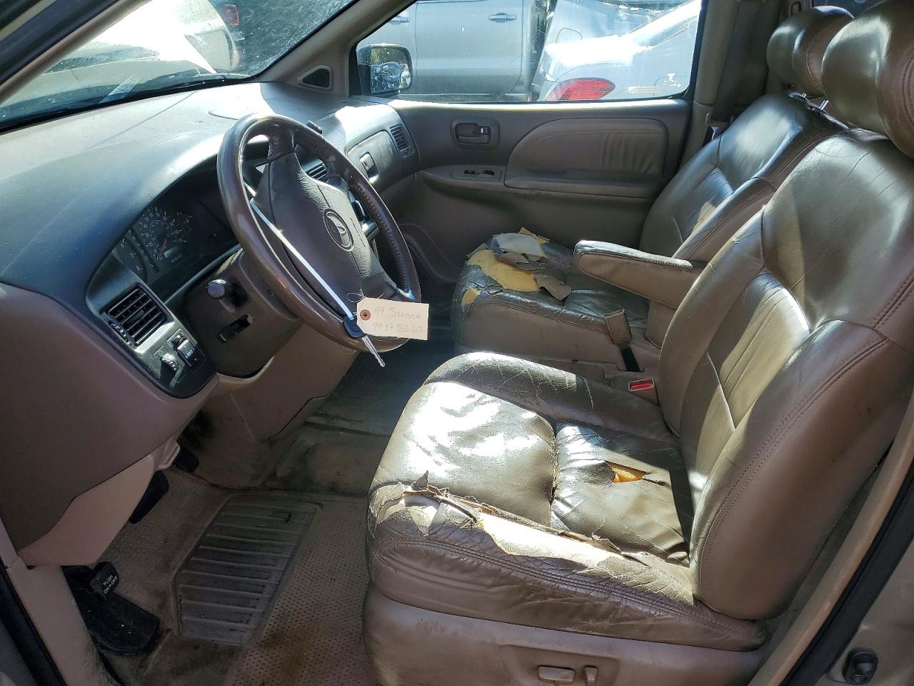 1999 TOYOTA SIENNA LE photo 13
