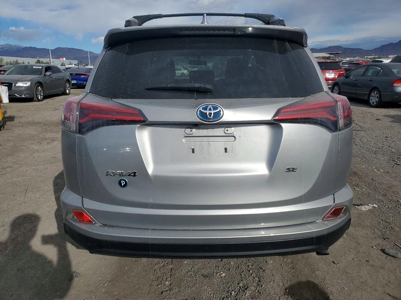 2016 TOYOTA RAV4 SE photo 6