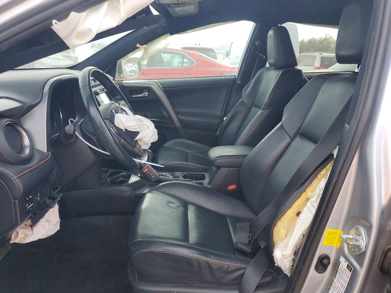 2016 TOYOTA RAV4 SE photo 7