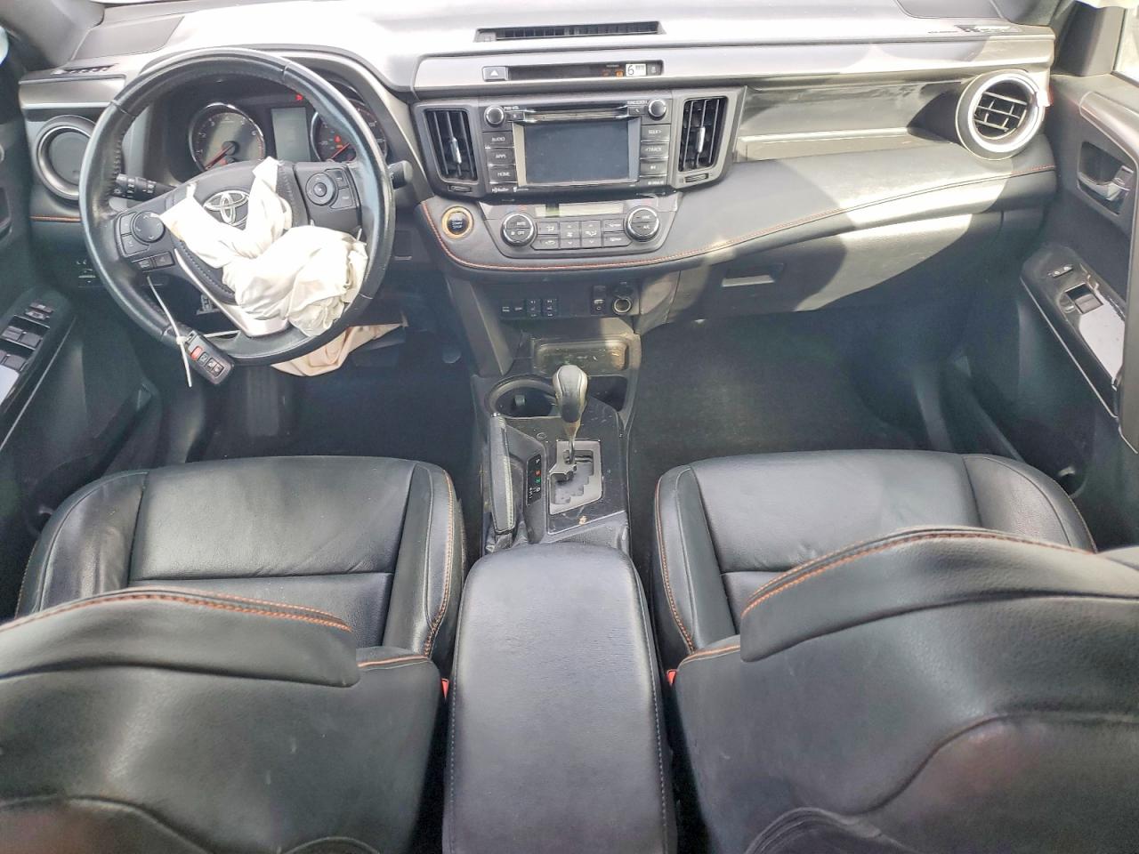 2016 TOYOTA RAV4 SE photo 8