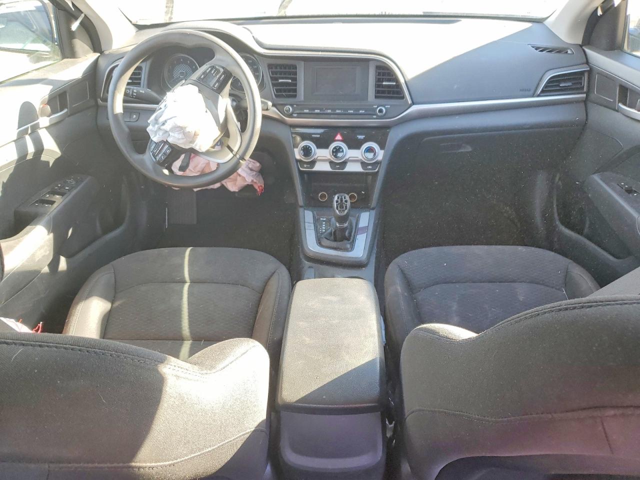 2019 HYUNDAI ELANTRA SE photo 8