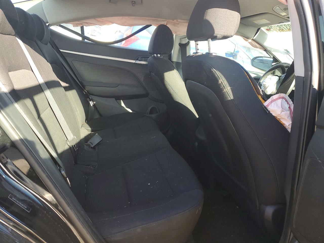 2019 HYUNDAI ELANTRA SE photo 10