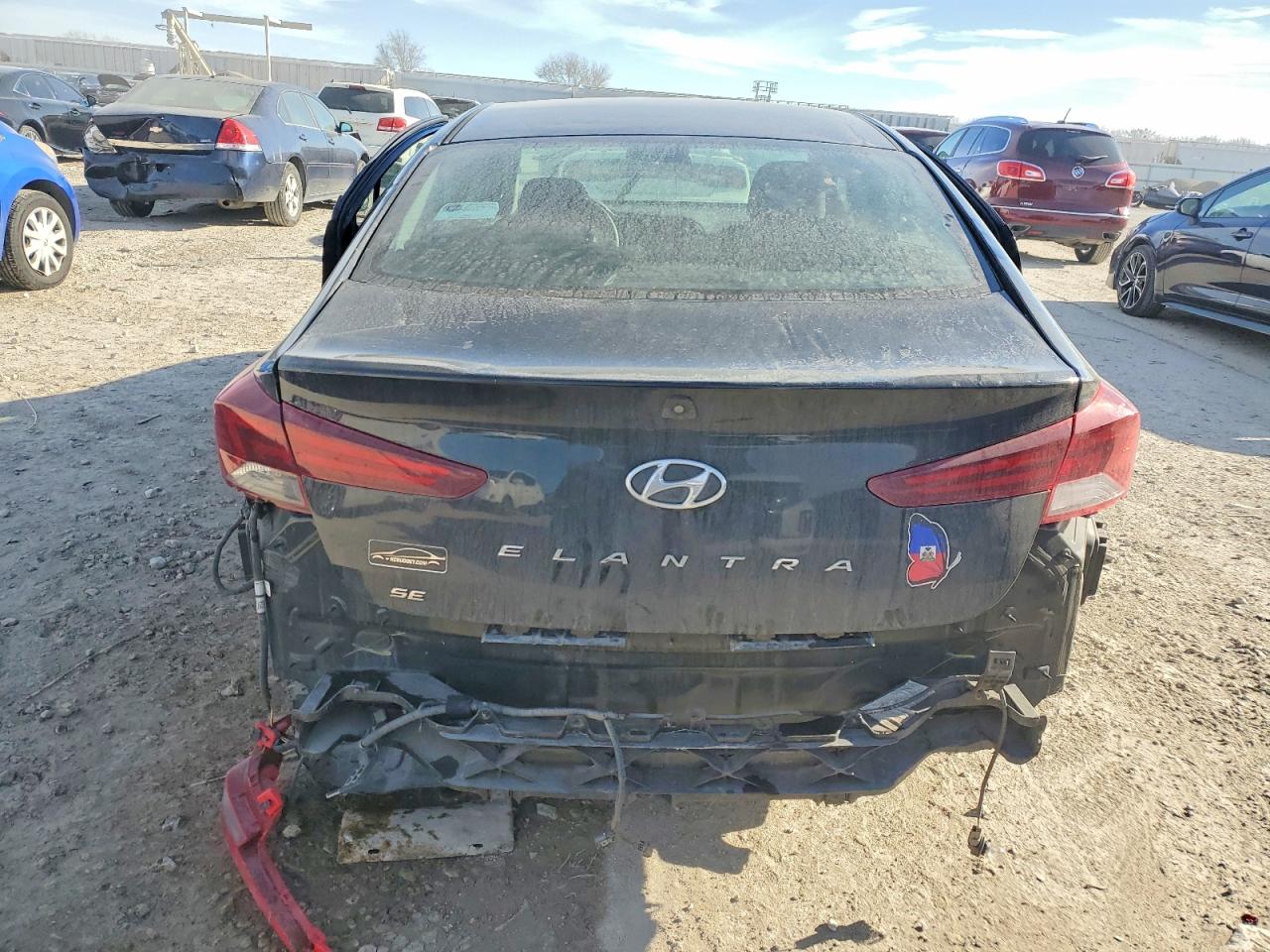 2019 HYUNDAI ELANTRA SE photo 6