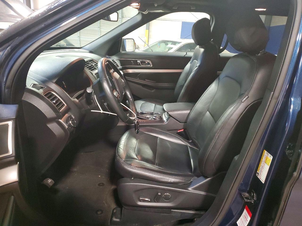 2017 FORD EXPLORER XLT photo 7