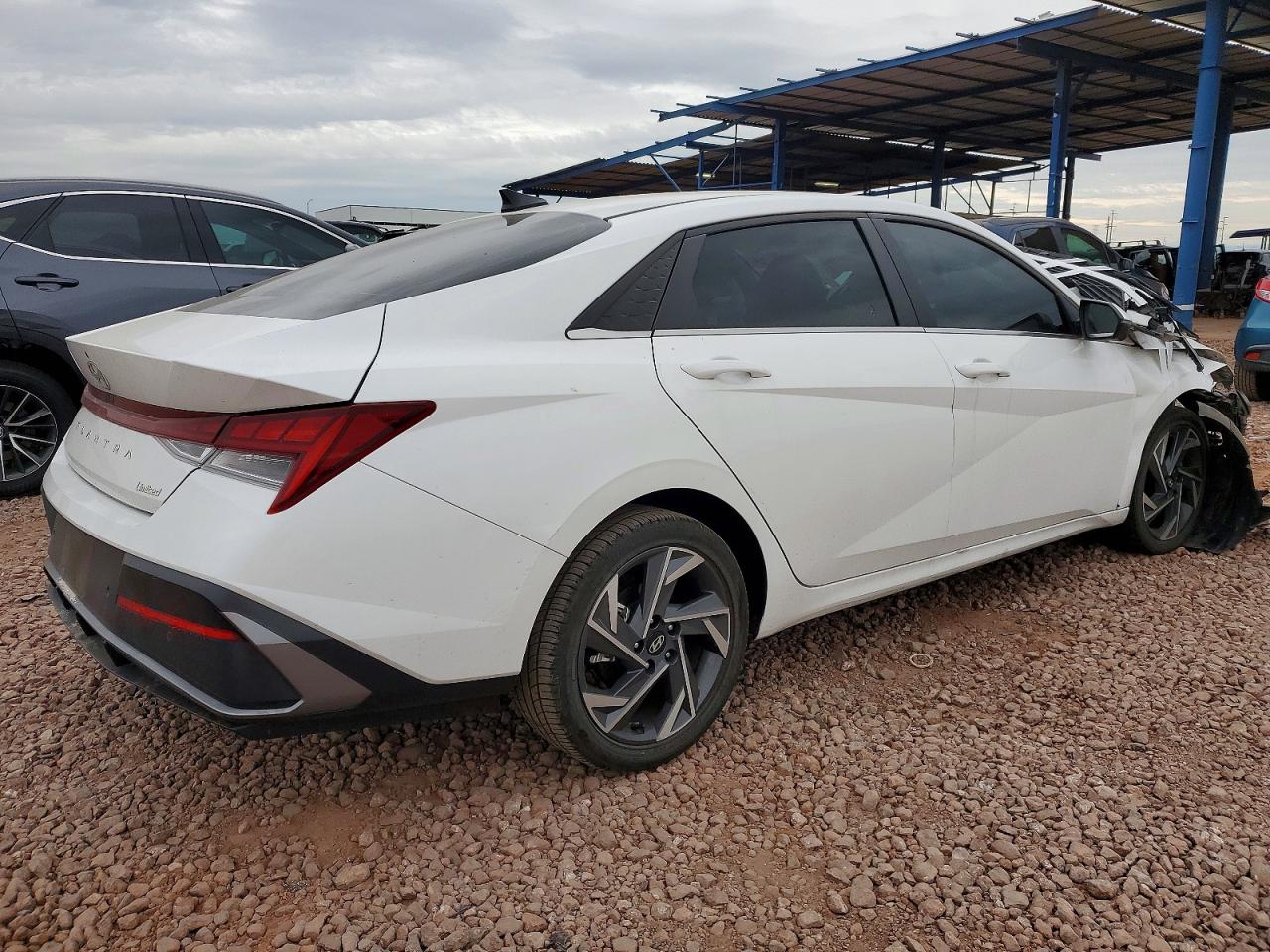 2024 HYUNDAI ELANTRA LIMITED photo 3