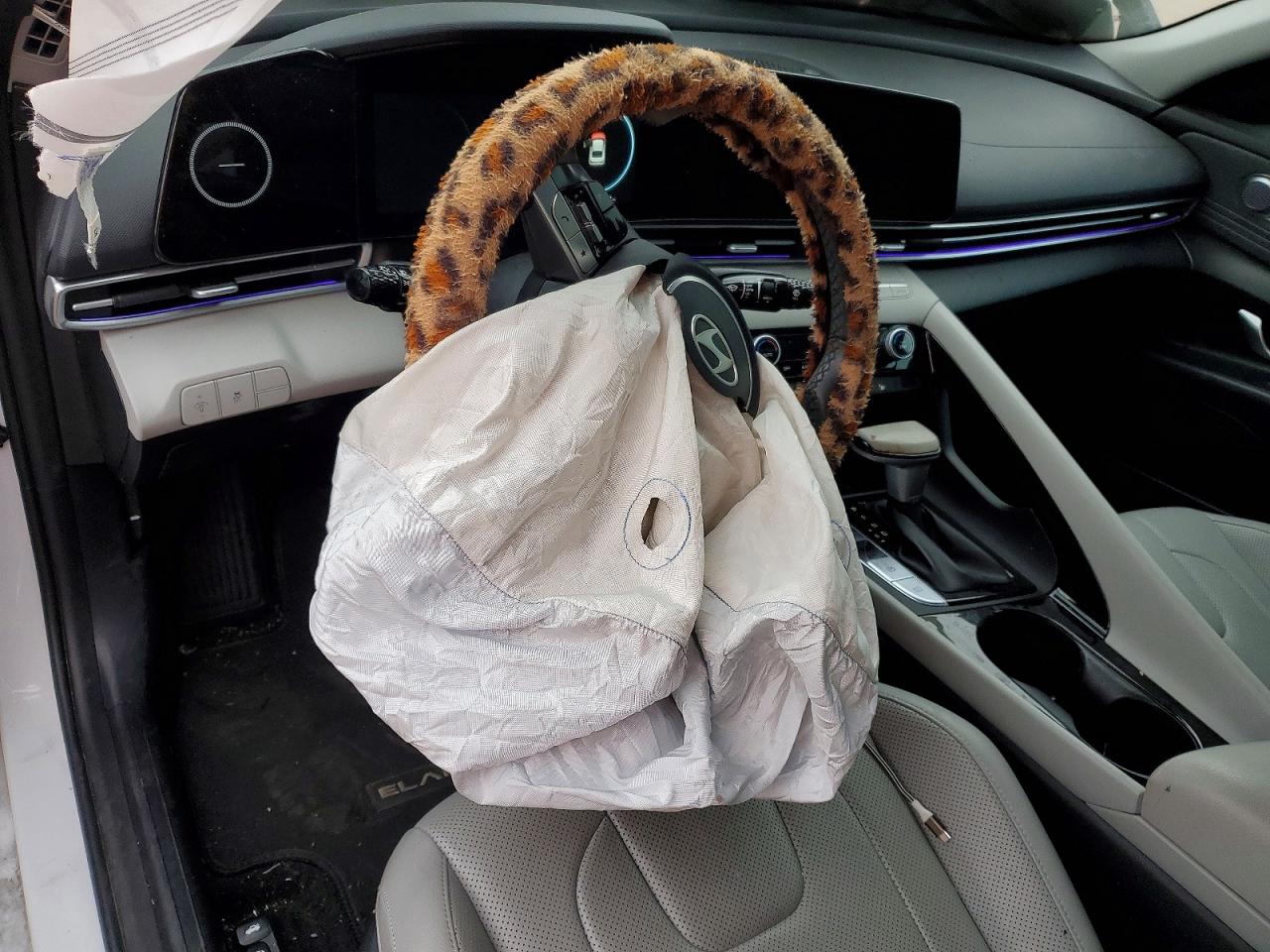 2024 HYUNDAI ELANTRA LIMITED photo 8