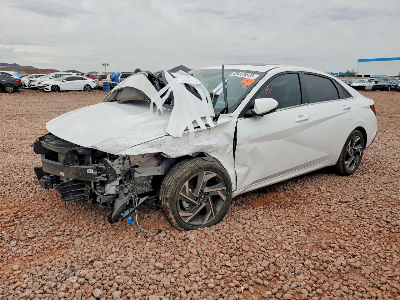 2024 HYUNDAI ELANTRA