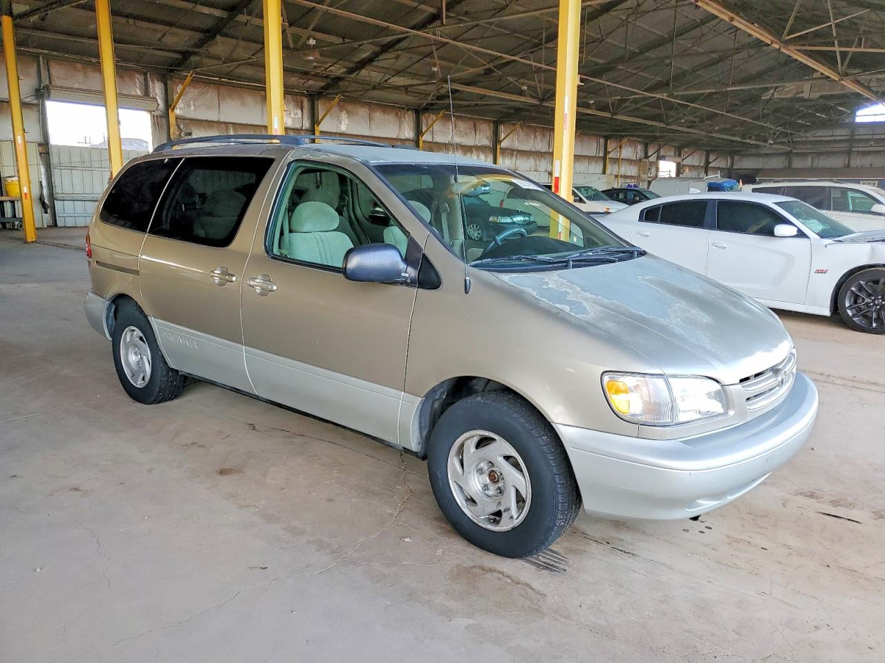 2000 TOYOTA SIENNA LE photo 4