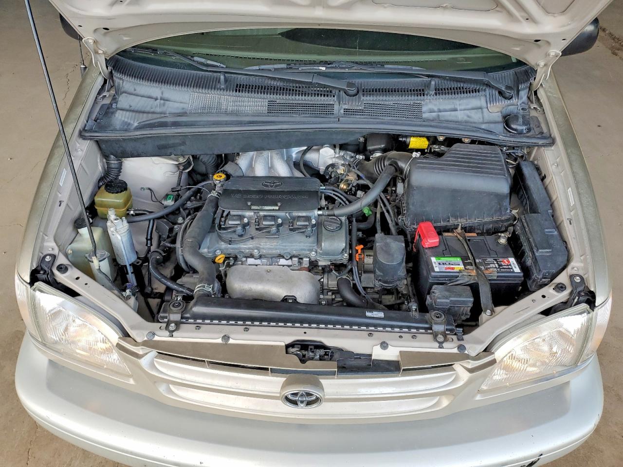 2000 TOYOTA SIENNA LE photo 12