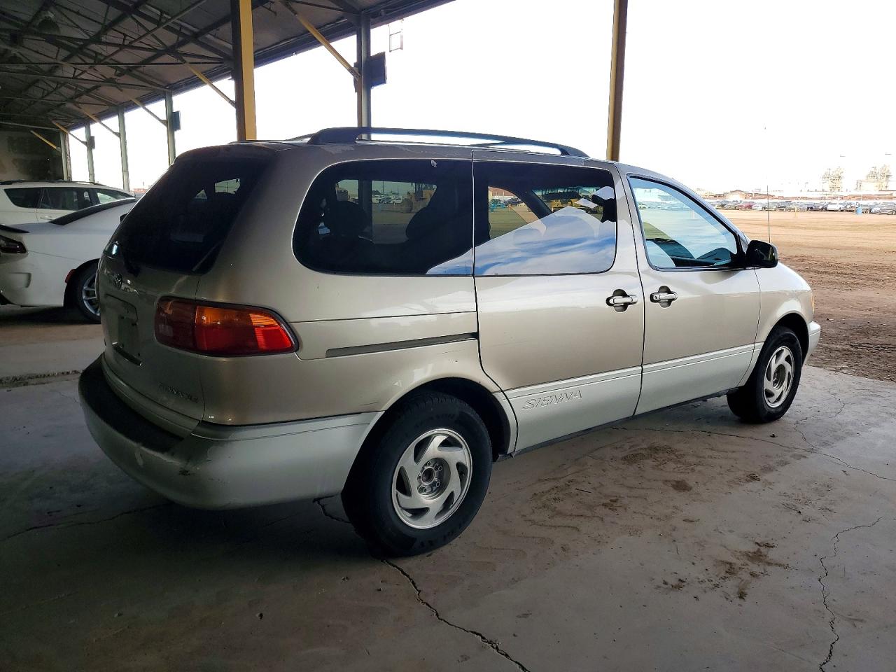 2000 TOYOTA SIENNA LE photo 3