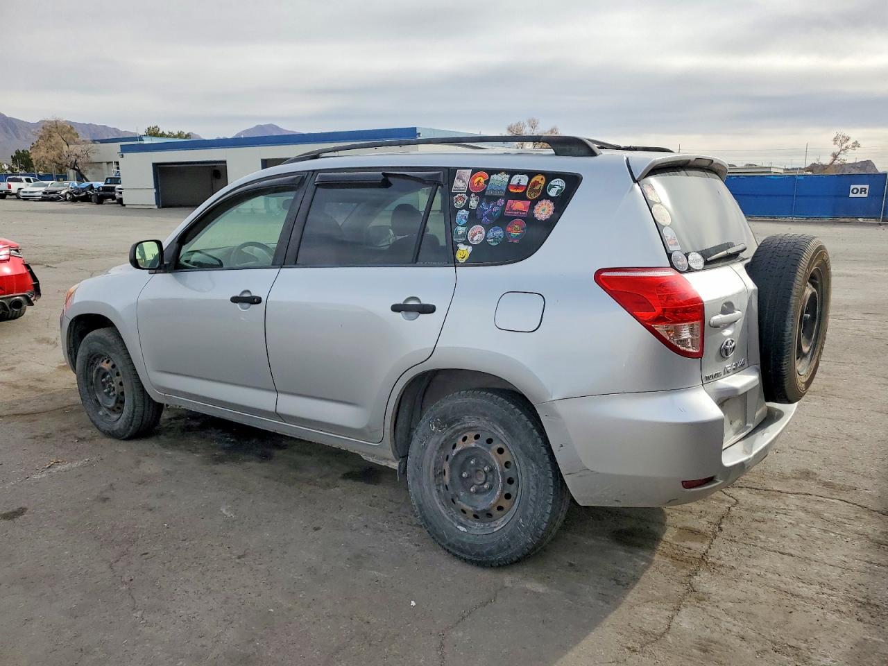 2007 TOYOTA RAV4 photo 2